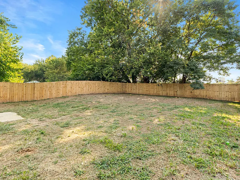 1562 Lincoln Ave — Photo 32