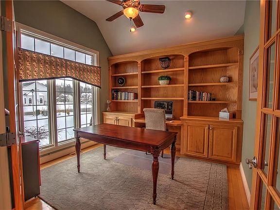 3rd image of 264 Ashwood Ln
