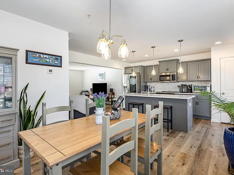 8152 Lenker Dr — Photo 9