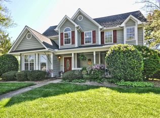 4533 Marthas Ridge Dr, Charlotte, NC 28215