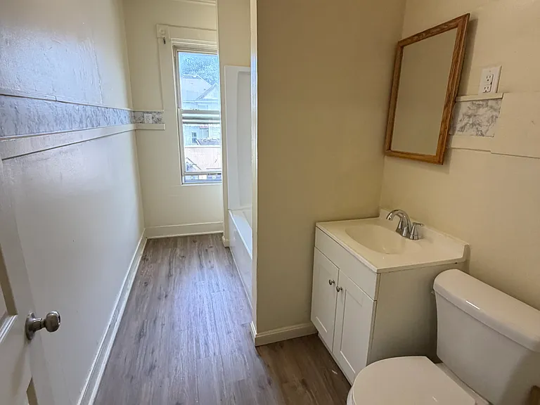 8 Bonney St #4 — Photo 2