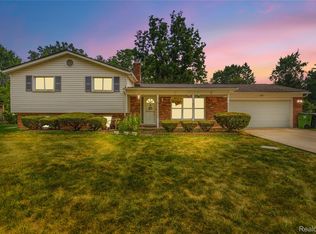5108 Shelbyshire Dr, Shelby Township, MI 48316