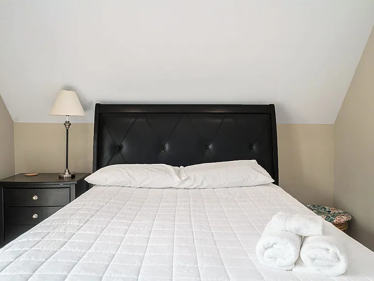 27 Howard Ave — Photo 31