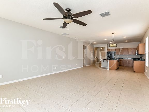 3rd image of 2716 Barclay Ln