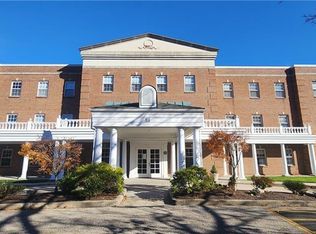 59 Courtland Ave APT 3F, Stamford, CT 06902