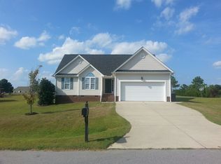 68 Dalton Woods Dr, Benson, NC 27504