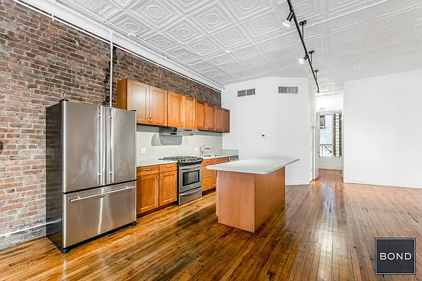 Rented by Bond New York | media 44