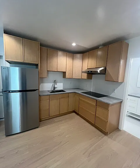 818 Brussels St #A — Photo 3