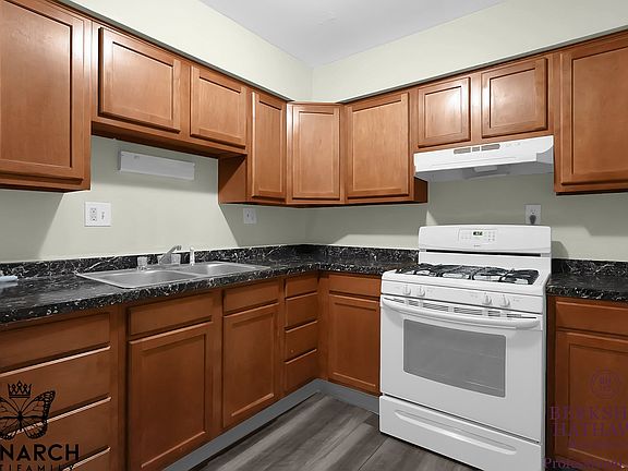 3rd image of 2033 W Broad St APT F