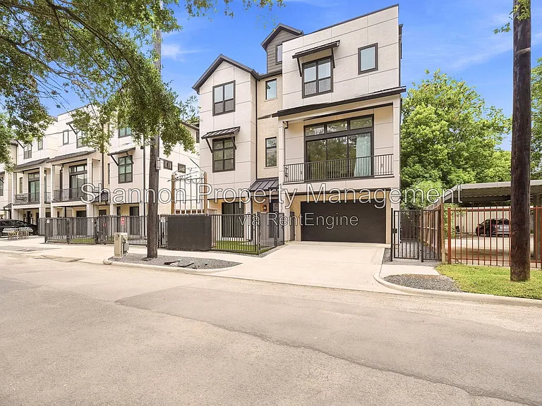 1823 Prospect St #C — Photo 2