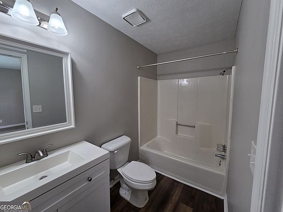 5th image of 155 Stacia Dr