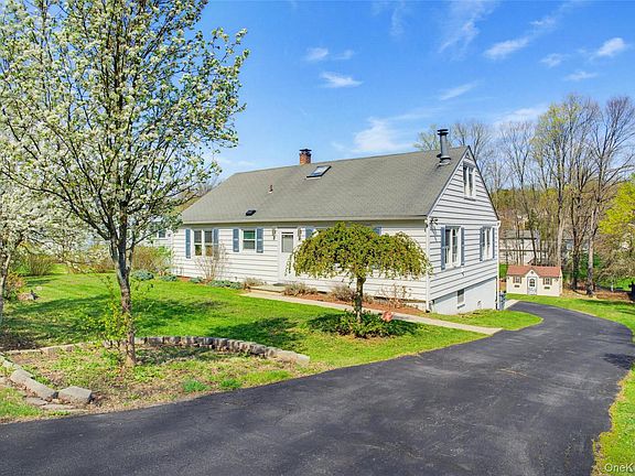 2nd image of 48 Quaker Hill Road