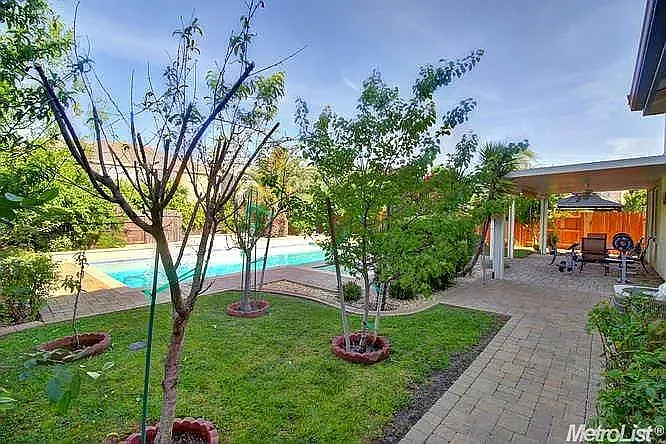 9850 Avellino Way — Photo 7