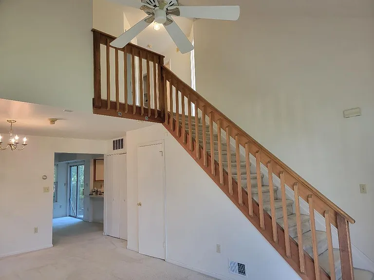 107 Kevin Ct — Photo 3