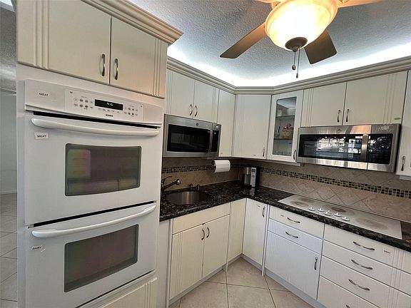 4th image of 118 Richmond C #118