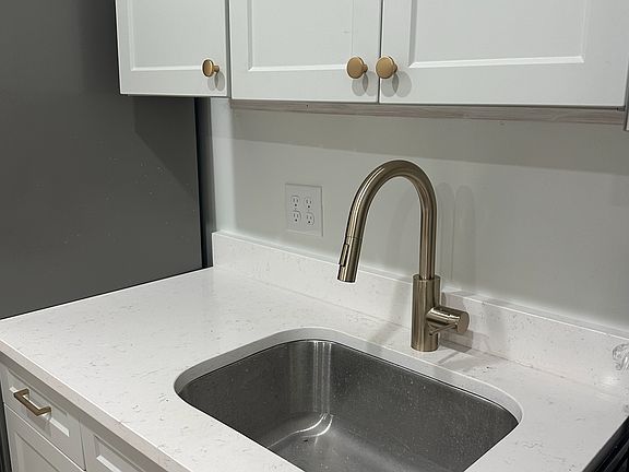 2nd image of 711 Fairfield Ave