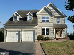 100 Summerbrooke Ct, Sicklerville, NJ 08081
