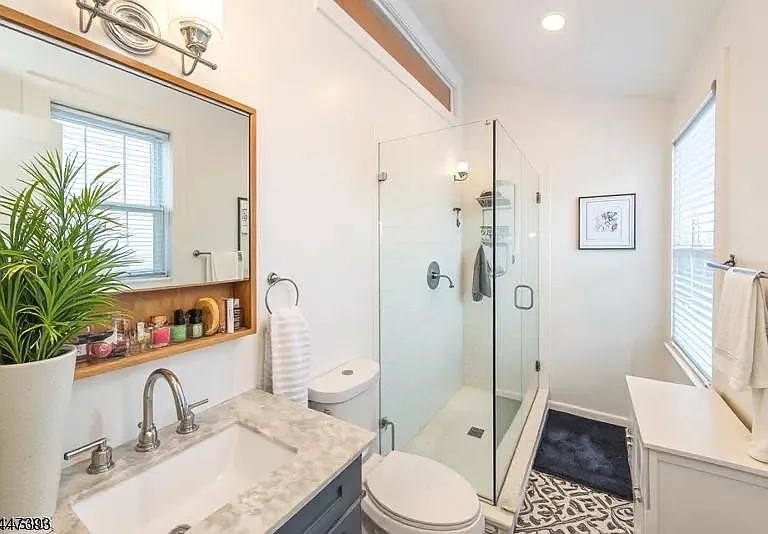 378 Claremont Ave #8 — Photo 10
