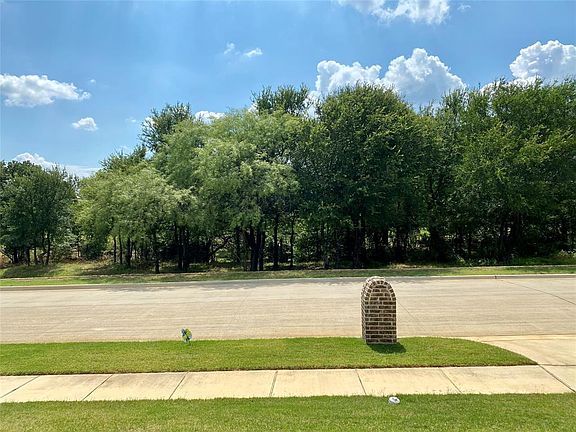 3rd image of 130 Shady Glen Dr