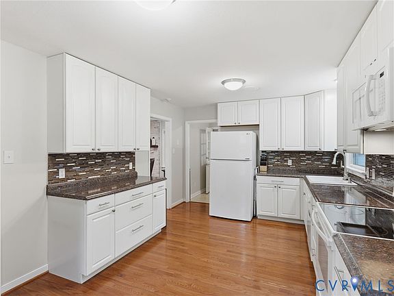 5th image of 7707 Woodbrook Rd