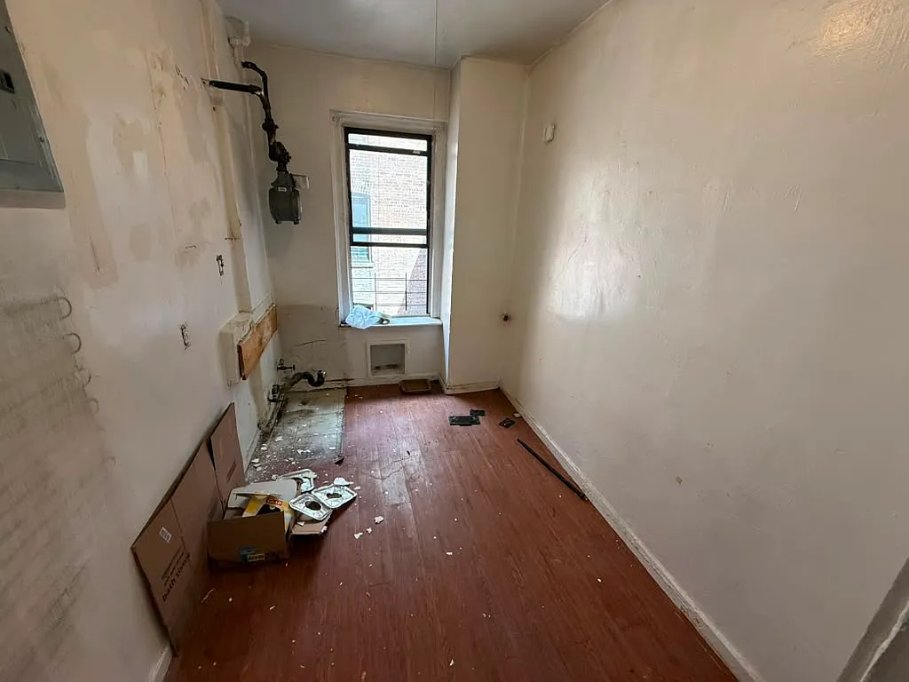 1 bed, $2,141 — Photo 3