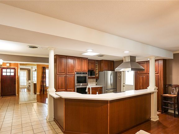 4th image of 1103 Cynthia Dr