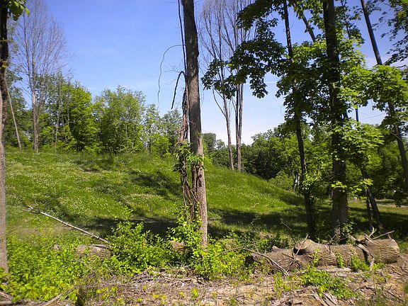 4th image of Pond View Ct