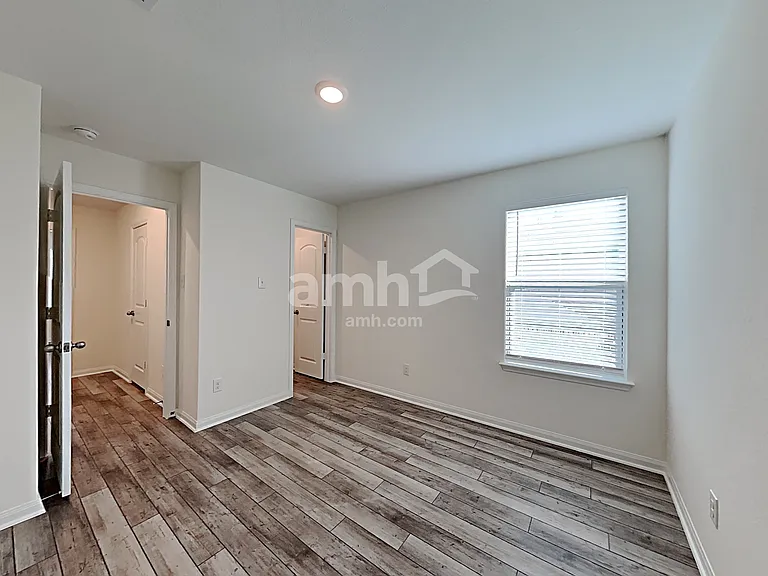 1138 Treeta Trl — Photo 14