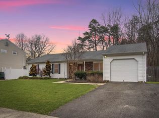 15 Brandywine Dr, Howell, NJ 07731