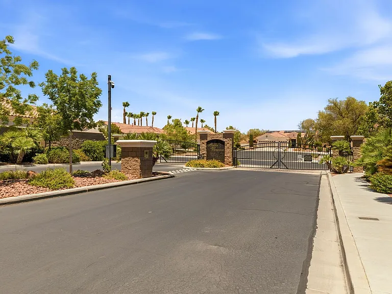 10606 Zingali Ct — Photo 35