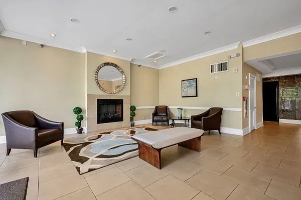 Studio, 348 sqft, $1,300 — Photo 4