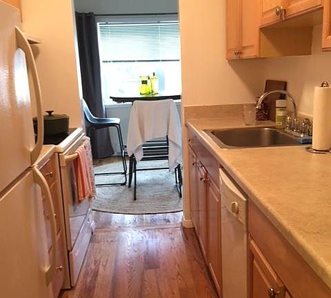 2nd image of 255 West St APT 1H