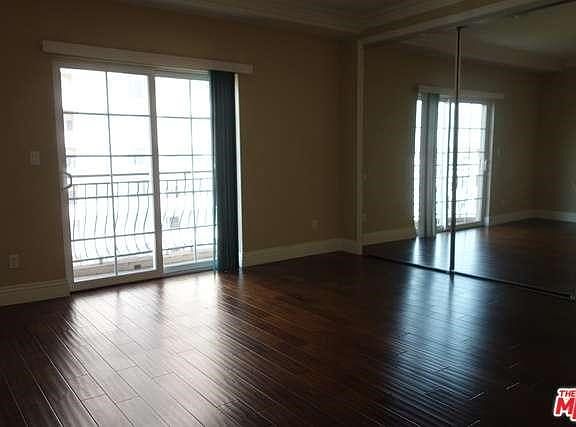 5th image of 700 S Ardmore Ave Ph 3