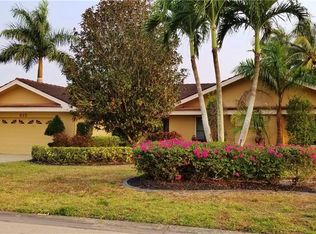 812 Cape View Dr, Fort Myers, FL 33919