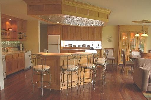 4th image of 1205 Margate Ln