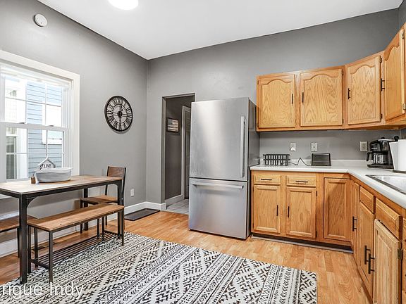 5th image of 834 Camp St #10973037