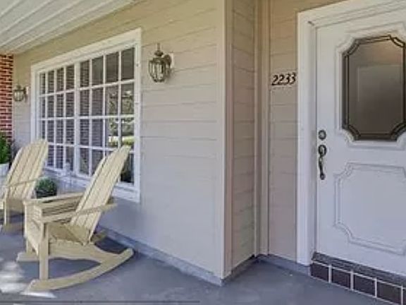 2nd image of 2233 5th Ct SE