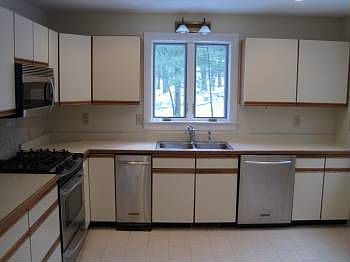1st image of 85 Parkhurst Dr