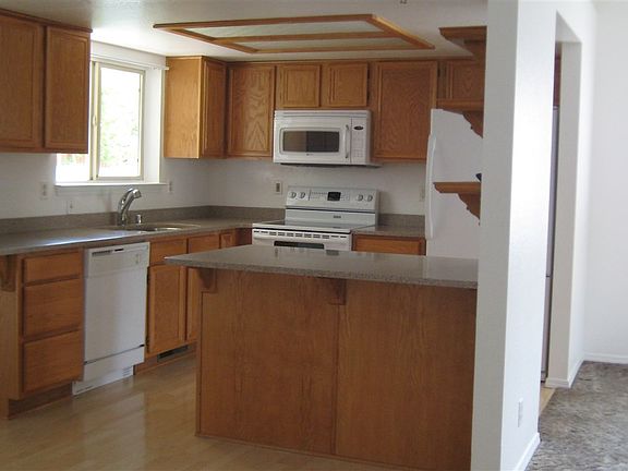 2nd image of 1423 N Marion Russell Dr