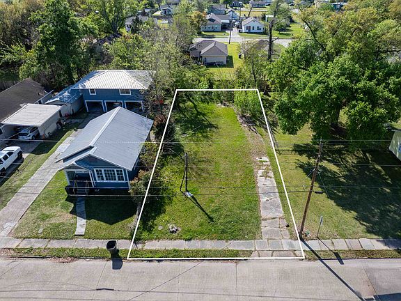 3rd image of 2508 Demarest St