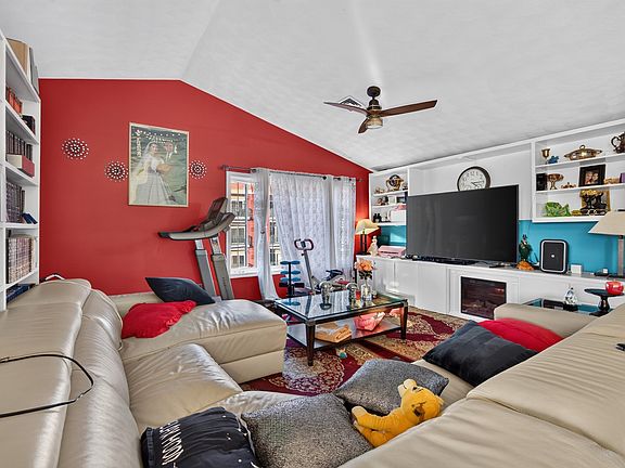 3rd image of 1 Franklin Ave