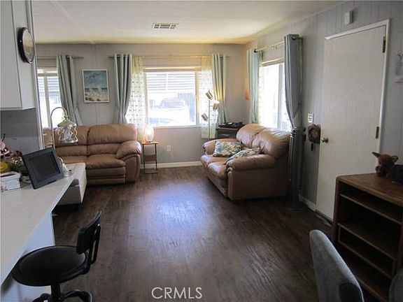 5th image of 3755 Lake Grove Dr