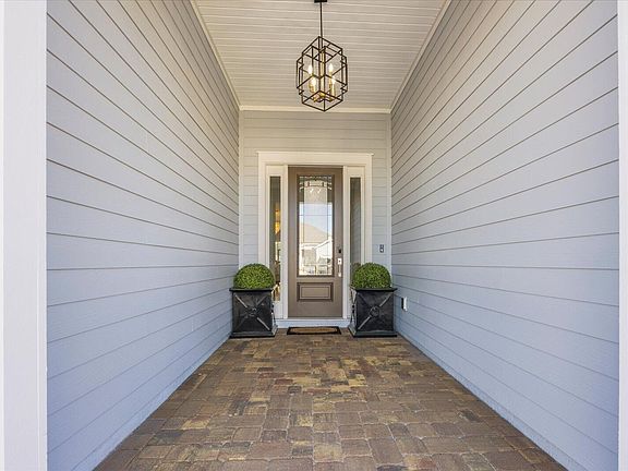 5th image of 46 Alma Ct
