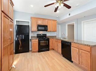 9 Ames St APT 2, Worcester, MA 01610