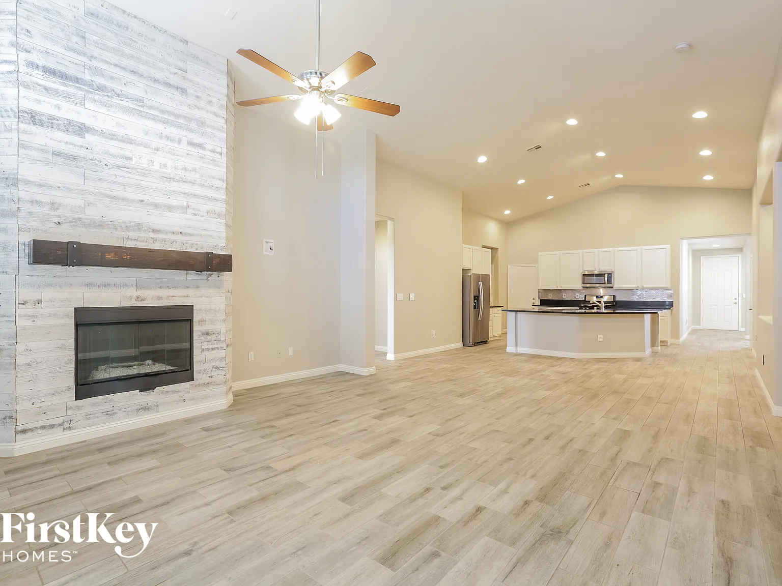 4 bed, 2.0 bath, 2212 sqft, $2,685 — Photo 4