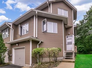 105 Village Grn, Bardonia, NY 10954