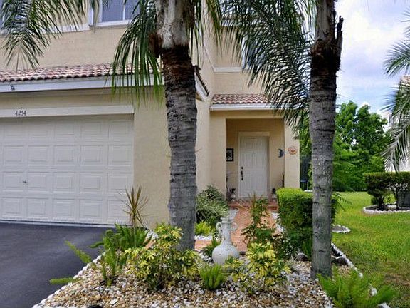 3rd image of 4254 Greenbriar Ln