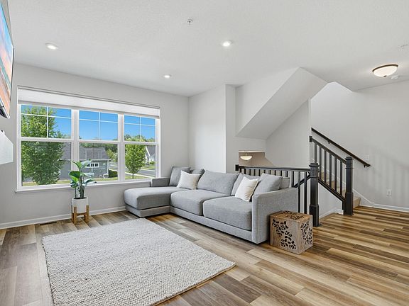 4th image of 6924 Huckleberry Dr