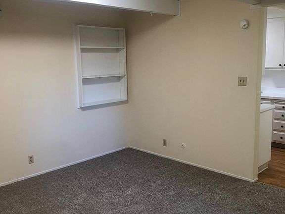 2nd image of 1045 W Washington Ave APT 10