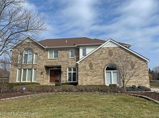 4704 Pier Ct, Troy, MI